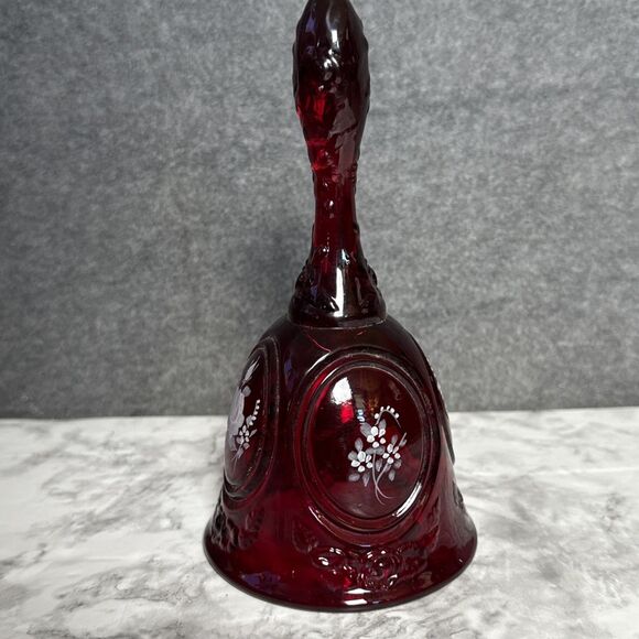 Beautiful Vintage Fenton Ruby Red Hand Painted Glass Bell Signed Freda 6.5” - Picture 4 of 5